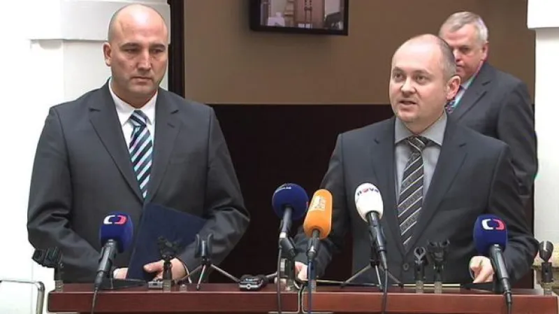 Asociace krajů o smlouvách s VZP