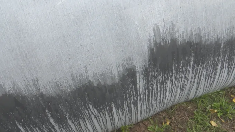 Ochranná fólie stále nese stopy škodlivých zplodin