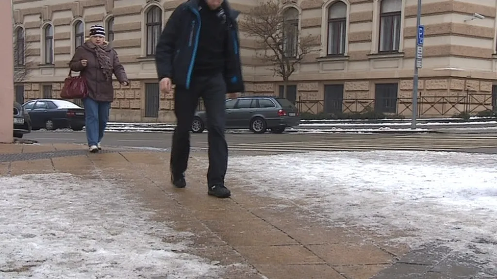 Meteorologové varují před ledovkou