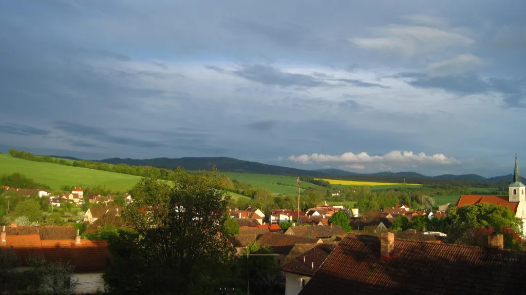 Krajina s vesnicí