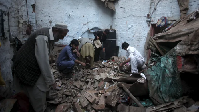 Otřesy na afghánsko-pákistánském pomezí berou další životy