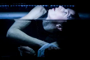 Recenze: Spitfire Company vypráví opravdové emoce