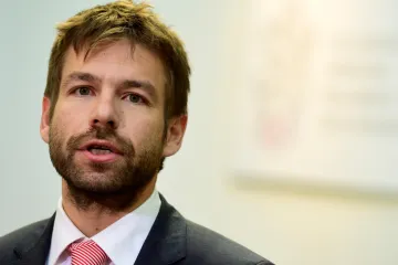 Pelikán podal stížnost proti zrušení rozsudku nad Rathem