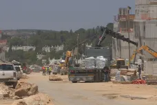 Zrychlená výstavba izraelských osad na Západním břehu má být odpovědí na terorismus, může dál zvýšit emoce