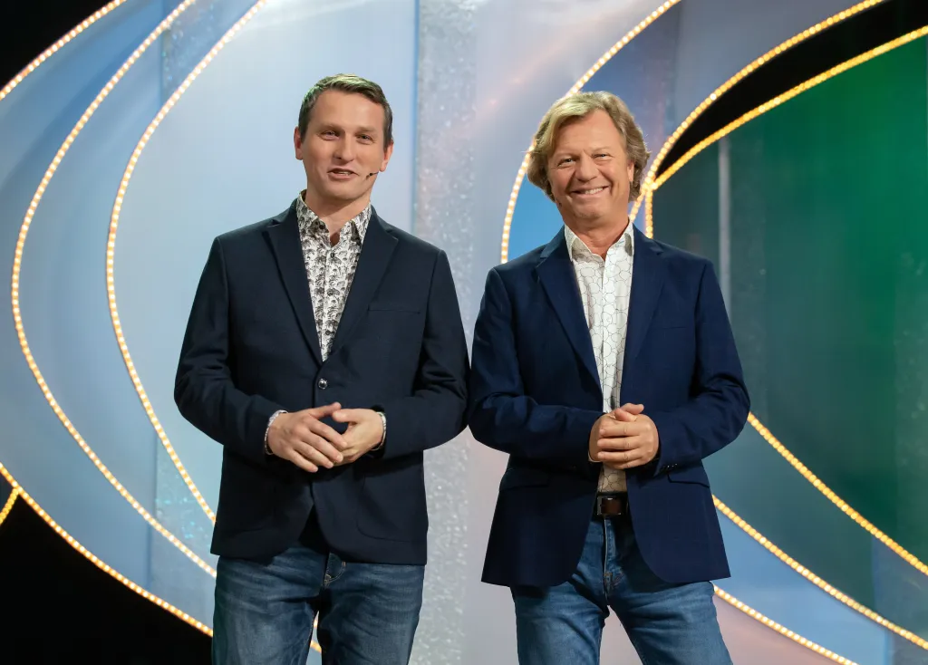 Silvestr pobaví speciálními vydáními pořadů 168 hodin, Zázraky přírody i Všechnopárty. Nový střihový pořad připomene komediální talent Karla Gotta