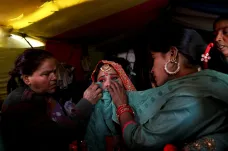 Nechtějí je ve vlastní zemi. Pákistánští hinduisté hledají nový domov v Indii 