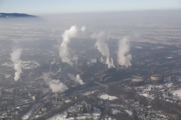 Smog zasáhl Moravskoslezský, Olomoucký i Zlínský kraj. Na Třinecku je regulace