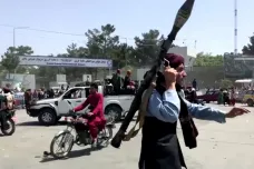 Taliban chodí dům od domu a hledá spolupracovníky cizích armád, řekla šéfka spolku Vlčí máky