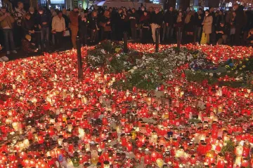 Oslavy 17. listopadu vyvrcholily koncertem. Poprvé se slavilo bez komunistů v parlamentu