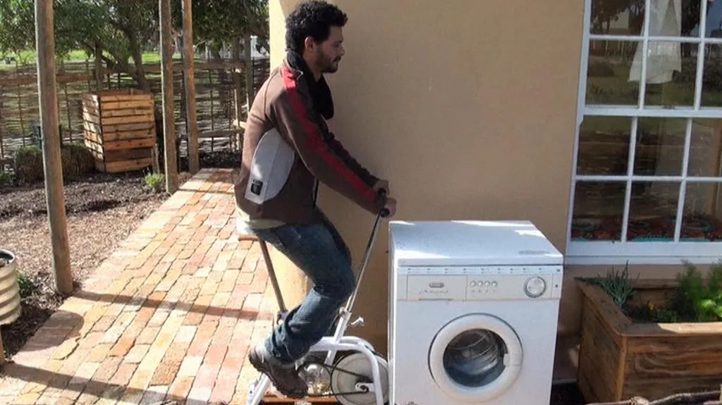 Pračka poháněná lidskou silou