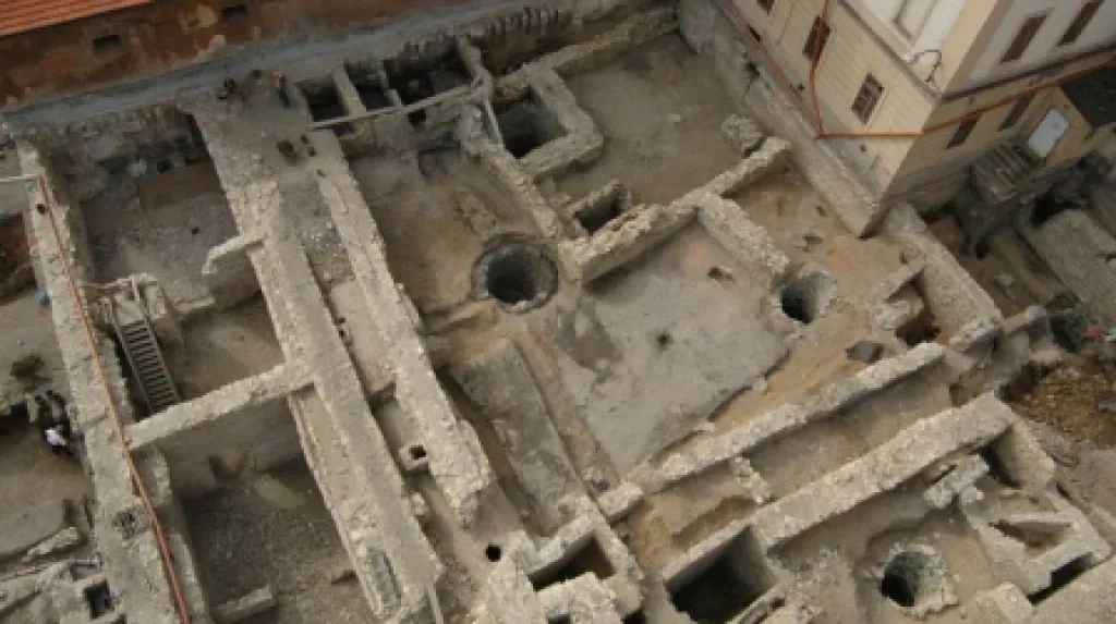 Archeologický průzkum na náměstí Republiky
