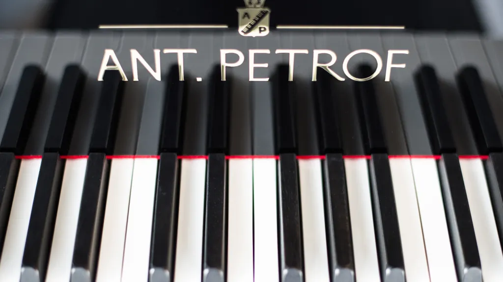 Piano Petrof - ilustrační foto