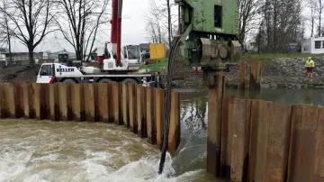 Řeka se posunula o patnáct metrů