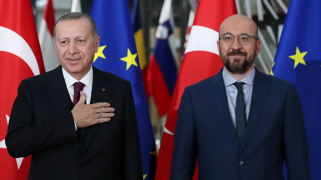 Turecký prezident Recep Tayyip Erdogan se šéfem Evropské rady Charlesem Michelem