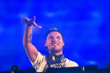 V Ománu zemřel ve 28 letech DJ Avicii. Spolupracoval s Madonnou i Coldplay