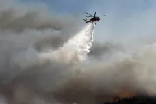 Lesní požáry sužují Řecko. Za jedním má být ohňostroj z jachty