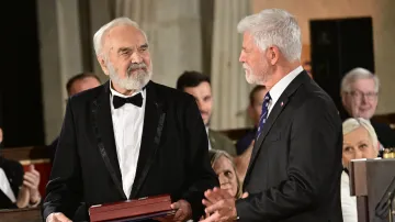 Zdeněk Svěrák převzal od prezidenta Petra Pavla Řád bílého lva občanské skupiny 2. třídy za zvláště vynikající zásluhy o stát v oblasti kultury a umění