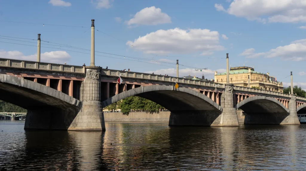 Mánesův most