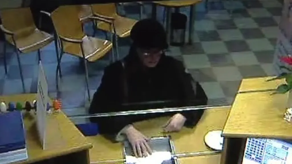 Žena údajně v rukávu schovávala střelnou zbraň