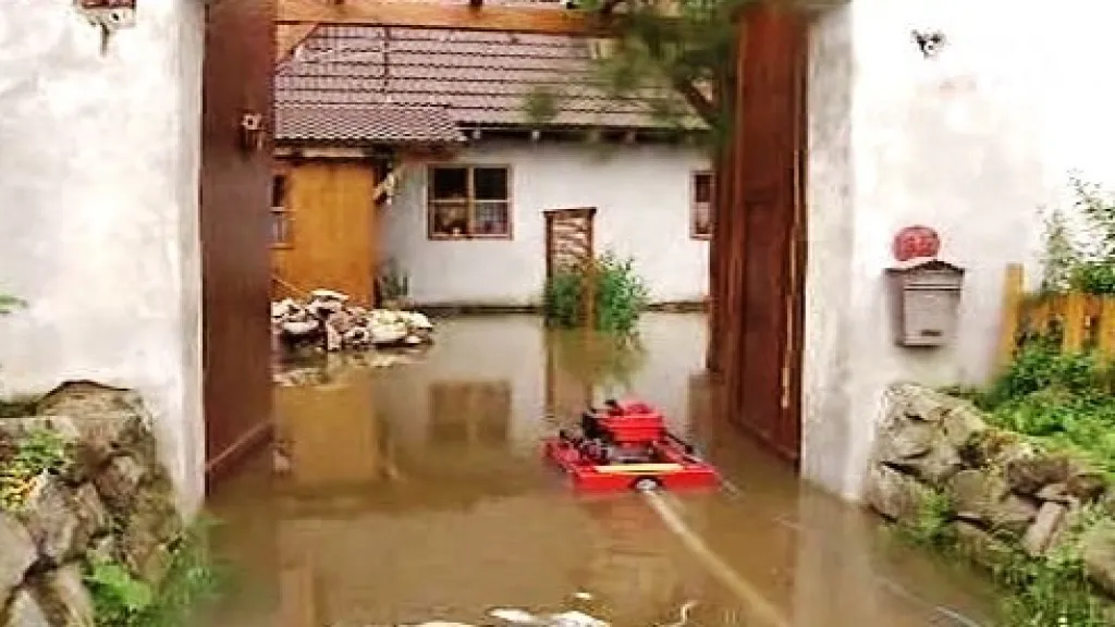 Záplavy