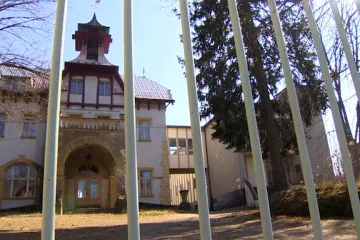 Po 12 letech chátrání čeká lázně v Železnici návrat pacientů