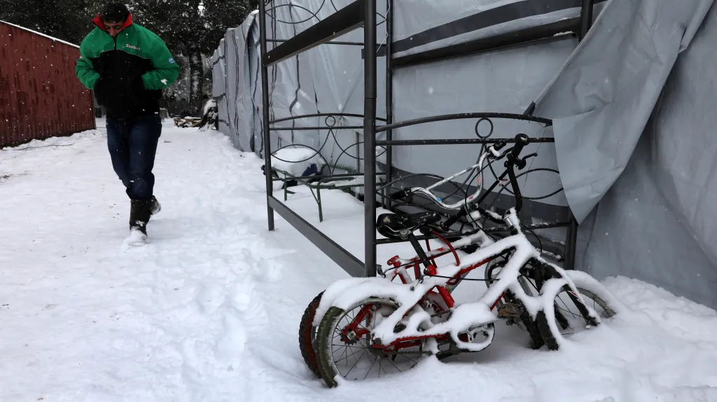 Zima udeřila i na tábory poblíž Atén