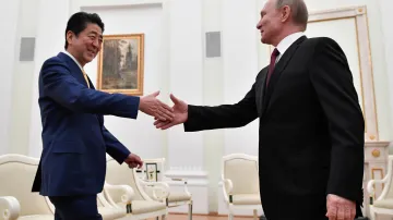 Šinzó Abe a Vladimir Putin znovu jednají o mírové smlouvě