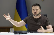 Ukrajinská armáda se rozhodla omezit pohyb mužů v branném věku, Zelenskyj žádá vysvětlení