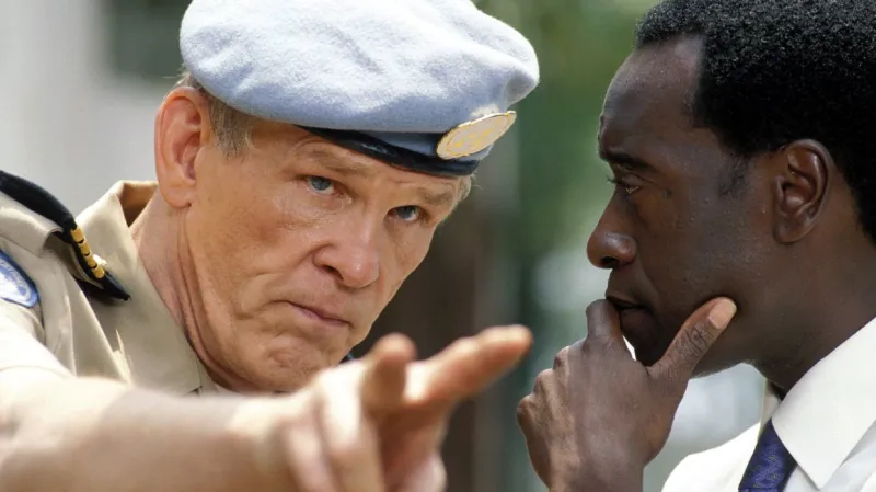Scéna z filmu Hotel Rwanda
