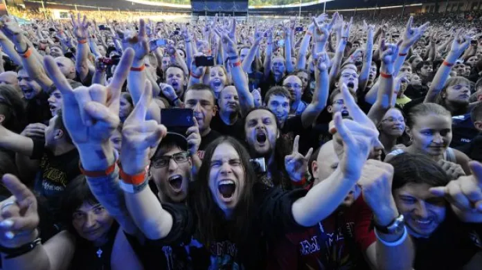 NO COMMENT: Brněnský koncert skupiny Iron Maiden