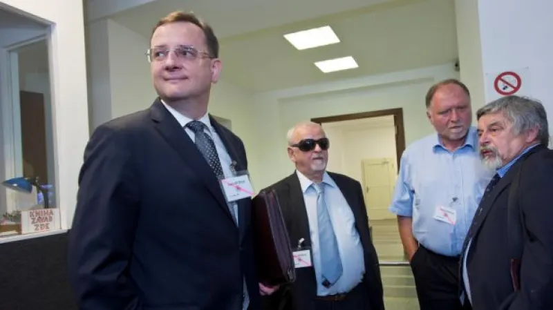 Nečasův advokát: Žalobci musí mít důkazy