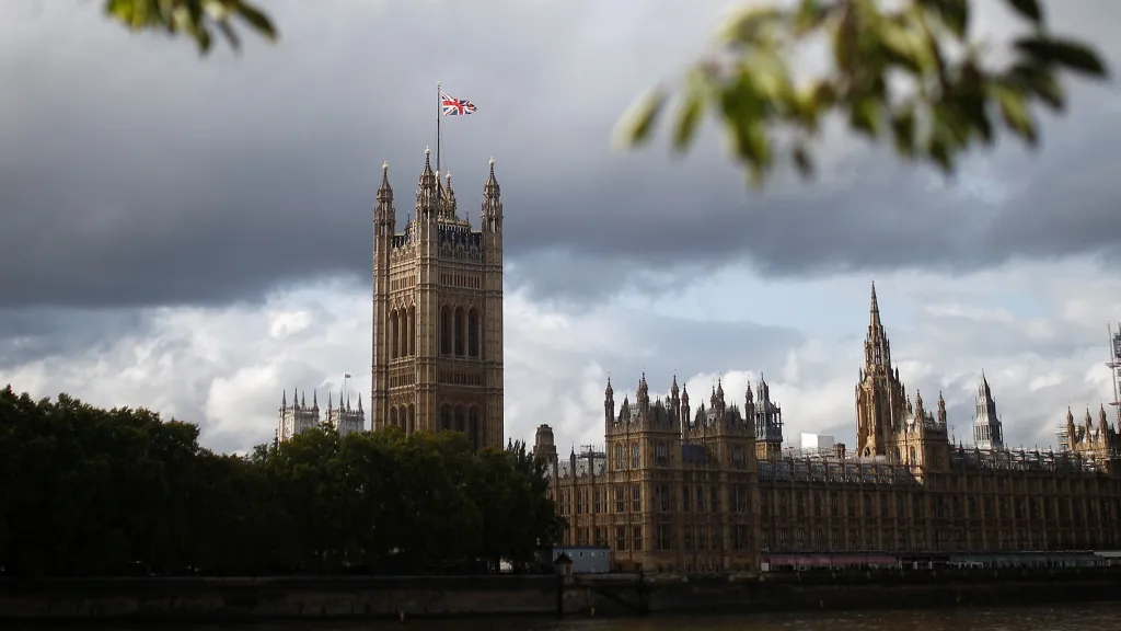 Pohled na sídlo britského parlamentu