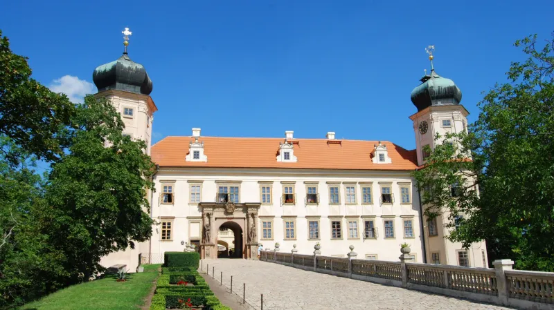 Zámek v Mníšku pod Brdy
