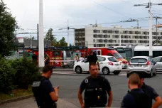 Útočník ve Francii zabil jednoho člověka a devět dalších zranil
