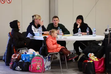 Výdaje státu související s rusko-ukrajinskou válkou loni klesly