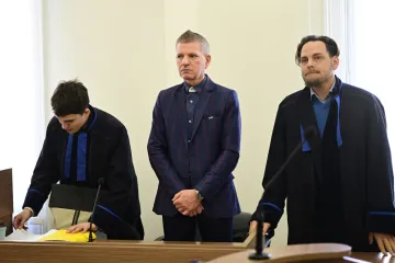 Odvolací soud zrušil Drtinovi trest za hrnky s nacistickou tematikou