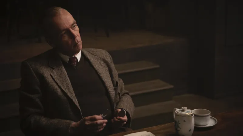 John Hannah ve filmu Zpráva