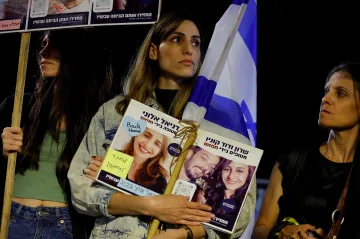 Hamás propustil druhou skupinu rukojmí, je v ní třináct Izraelců a čtyři cizinci