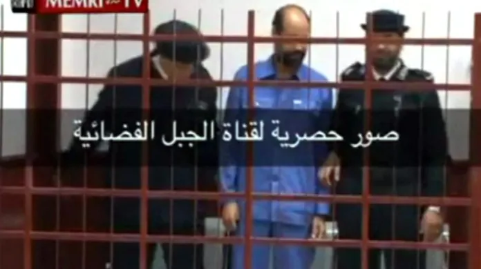 Tajně pořízené záběry ze soudu se Sajfem Islámem Kaddáfím
