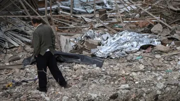 Následky ruského útoku na předměstí Lvova (5. října 2025)