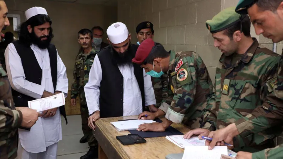 Propouštění vězňů z řad Talibanu