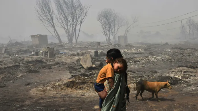 Horko v Indii vede k požárům