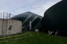 Výbuch bioplynové stanice v Dětřichově způsobil výboj statické elektřiny, uvedli hasiči