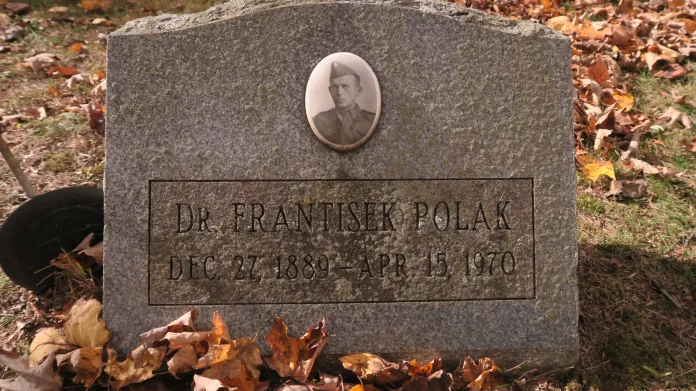 Právník František Polák je pochován na hřbitově Riverside Cemetary ve městečku Coxsackie ve státě New York. Zde strávil poslední léta života