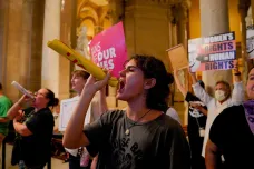 Indiana jako první stát v USA po přelomovém rozsudku zakázala potraty