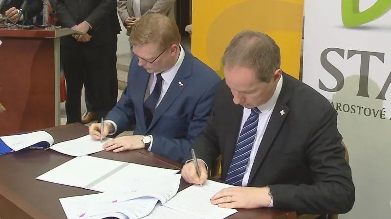 Události ČT: Koalice KDU-ČSL a STAN se klíží. Starostové rozhodnou v úterý