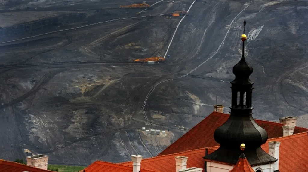 Těžba uhlí u zámku Jezeří