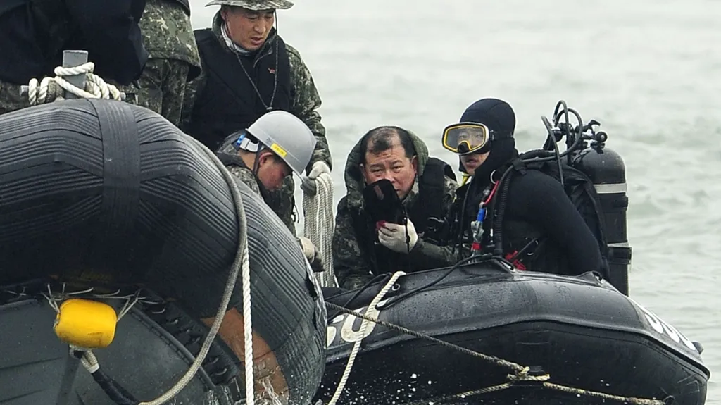 Pátrání po pohřešovaných z trajektu