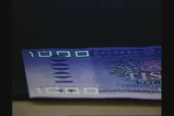 30 let zpět: Policie zaznamenala falešné tisícikoruny