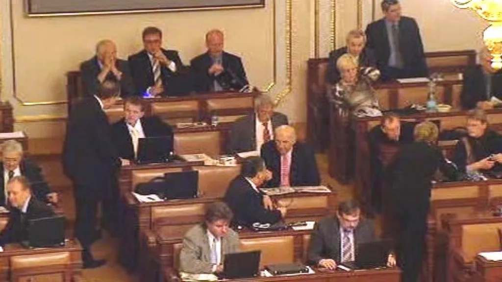 Poslanci ve sněmovně